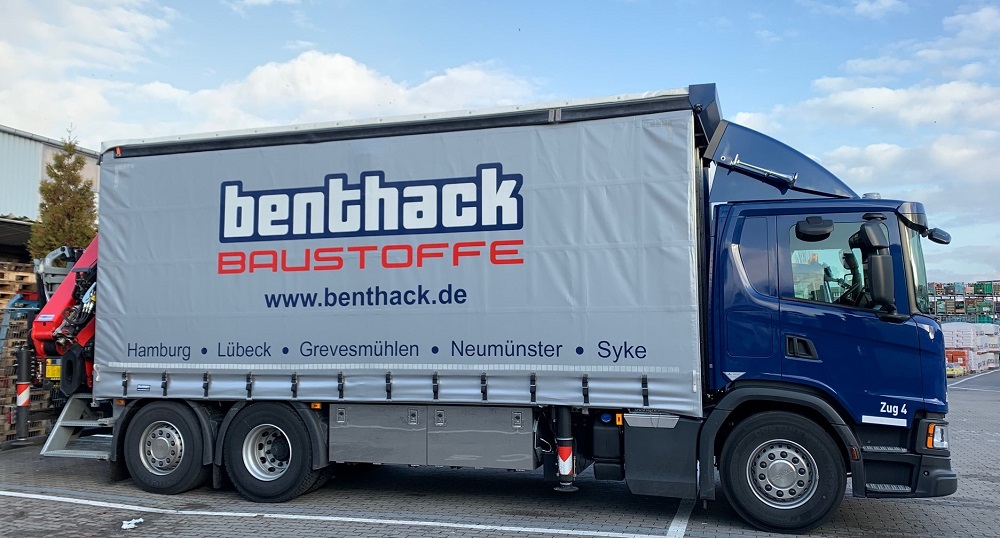 Durch den Ankunftsmonitor konnte der Baustofffachhändler Henri Benthack die Wartezeiten seiner Lkw an der eigenen Rampe drastisch verkürzen